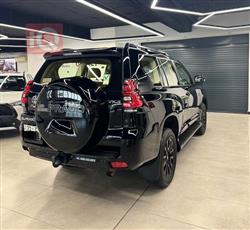 تۆیۆتا لاندكروزر پرادۆ